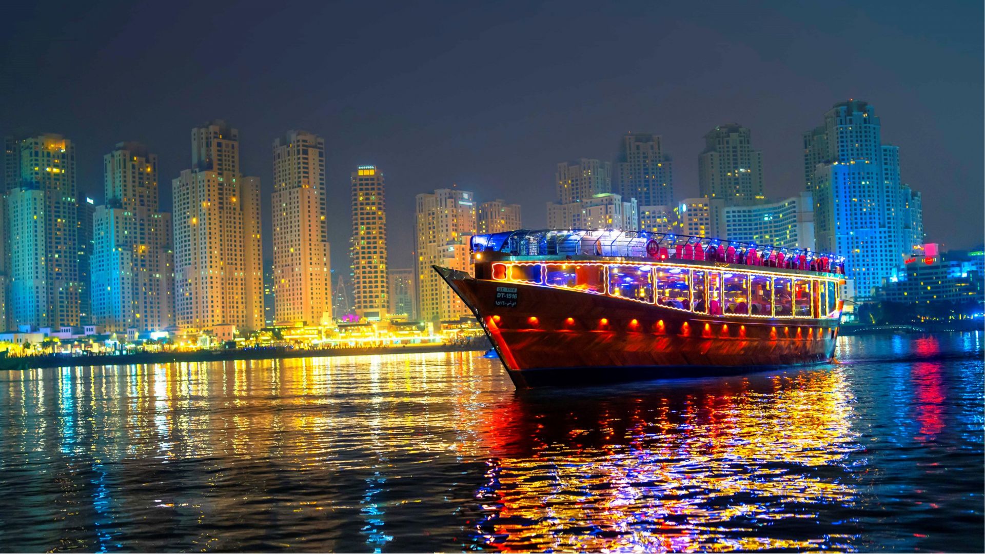 Dubai Marina Dhow Cruise – A Luxurious Evening on the Water